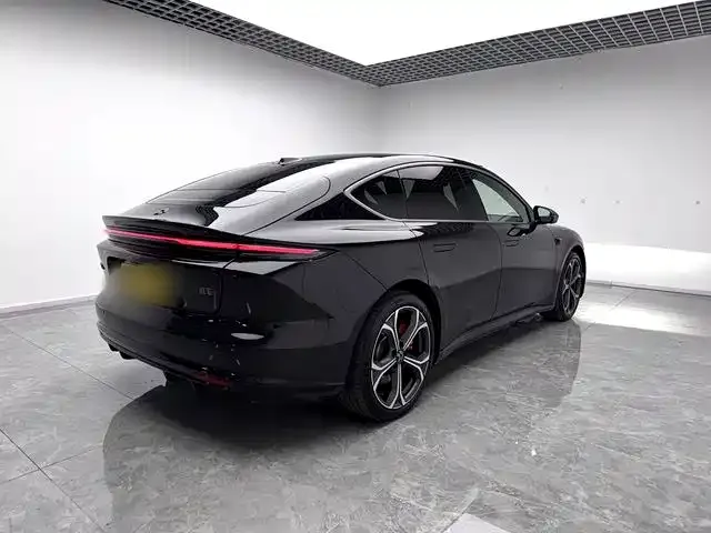 Nio ET5 — Фото автомобиля 6