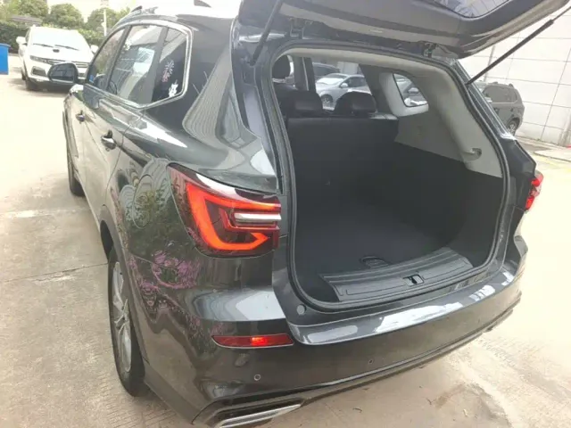 Roewe RX5 — Фото автомобиля 4