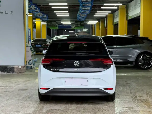 Volkswagen ID.3 — Фото автомобиля 6