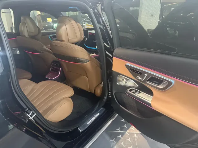 Mercedes-Benz E-Class — Фото автомобиля 5