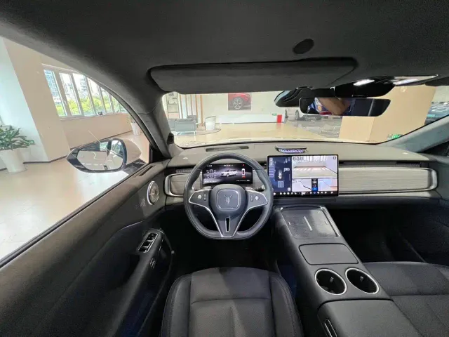 Voyah Auto Voyah Zhiyin 2025 Base — Фото автомобиля 12