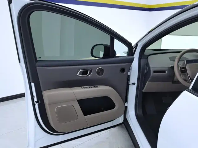 Li Auto i6 — Фото автомобиля 7