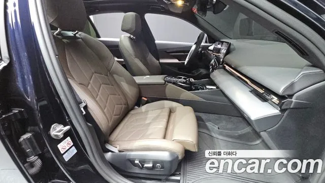 BMW 5 Series G60 — Фото автомобиля 17