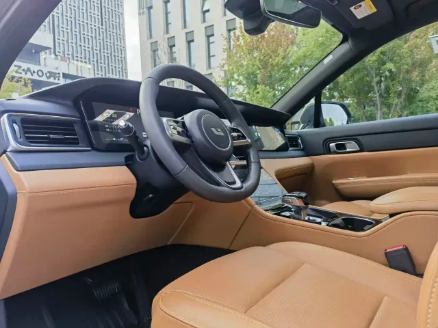 Li Auto ONE — Фото автомобиля 8