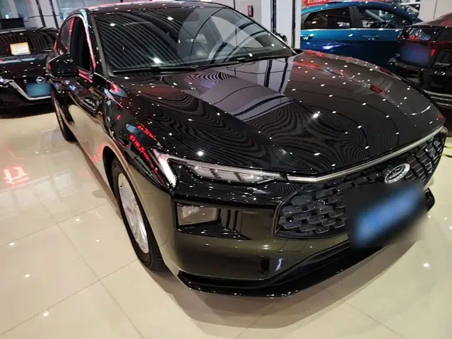 Ford Mondeo — Фото автомобиля 3