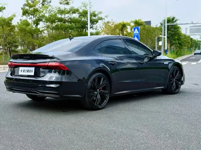 Audi A7L — Фото автомобиля 4