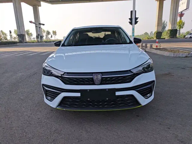 Roewe i5 — Фото автомобиля 2