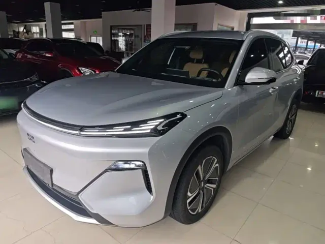 Фотография автомобиля — Geely Galaxy Starship 7 EM-i