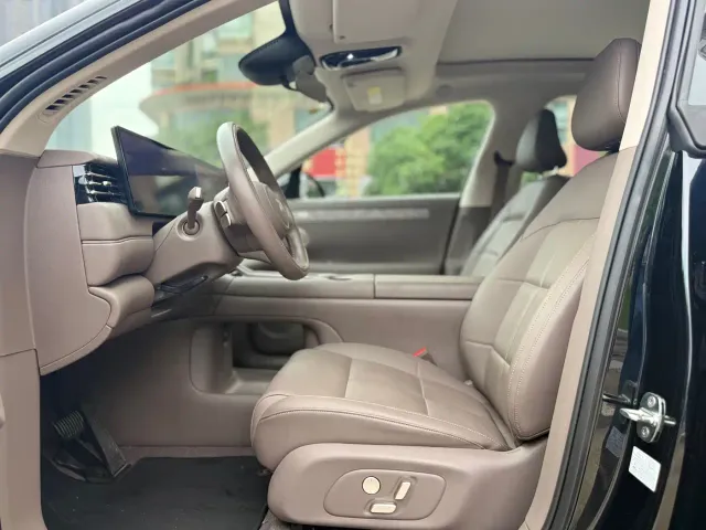 IM Motors IM LS6 2025 Extended Range Base — Фото автомобиля 9