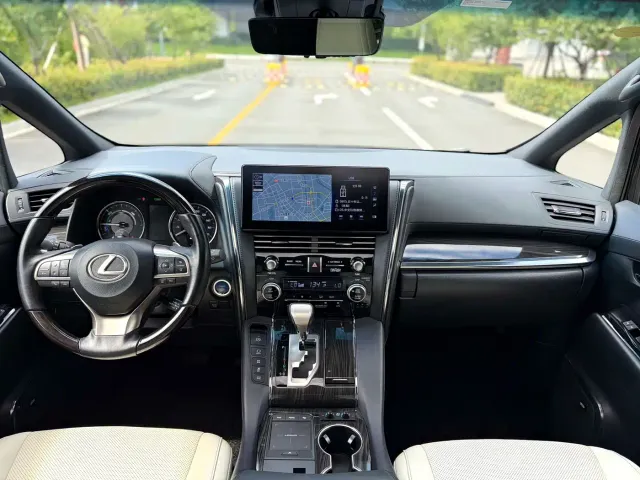 Lexus LM — Фото автомобиля 15