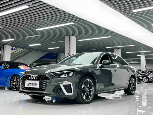Фотография автомобиля — Audi A4L