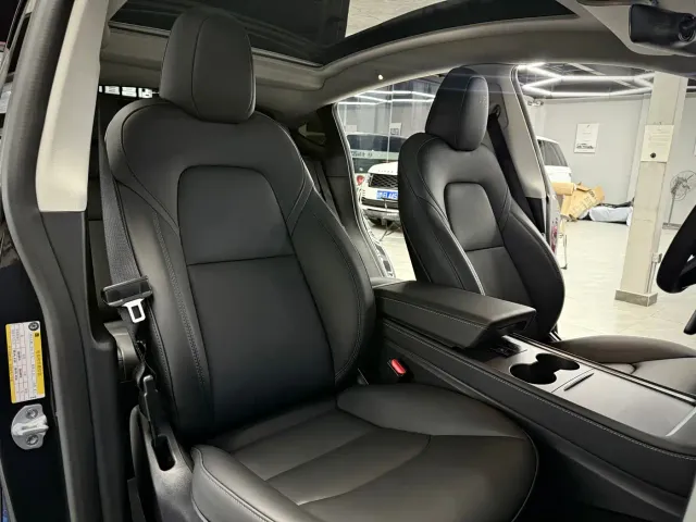 Tesla Model Y — Фото автомобиля 9
