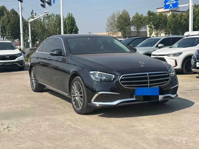 Mercedes-Benz E-Class — Фото автомобиля 2