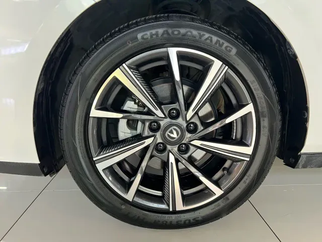 Changan Eado — Фото автомобиля 15