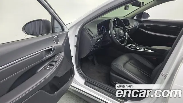 Hyundai Sonata Sonata (DN8) 2.0 LPG(Для проката) — Фото автомобиля 11