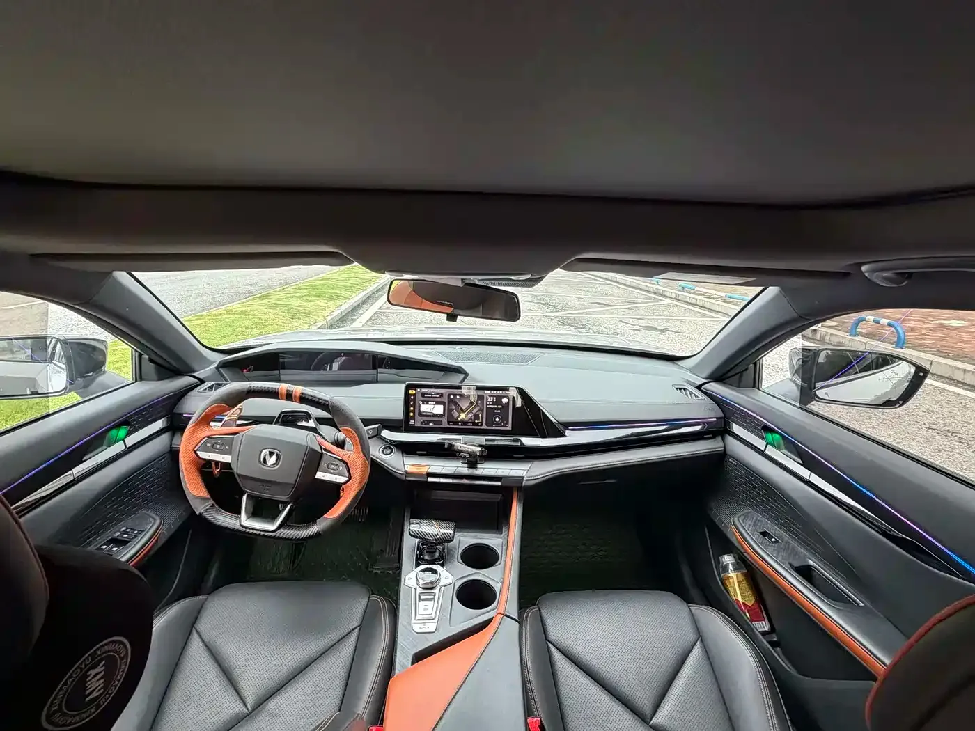 Changan Changan UNI-V 2022 1.5T Smart Pilot Edition — Фото автомобиля 8