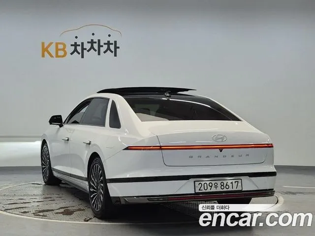 Hyundai Grandeur GN7 — Фото автомобиля 4