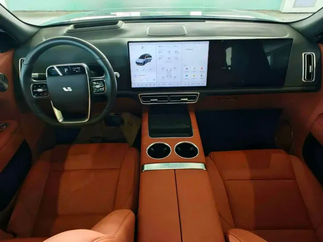 Li Auto L8 — Фото автомобиля 9