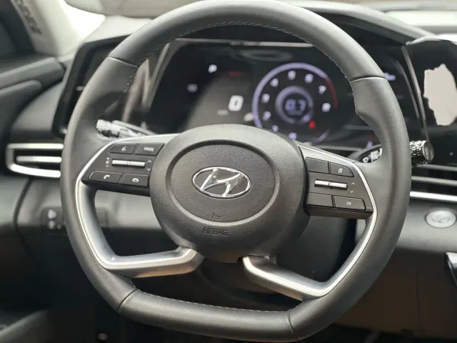 Hyundai Elantra — Фото автомобиля 13