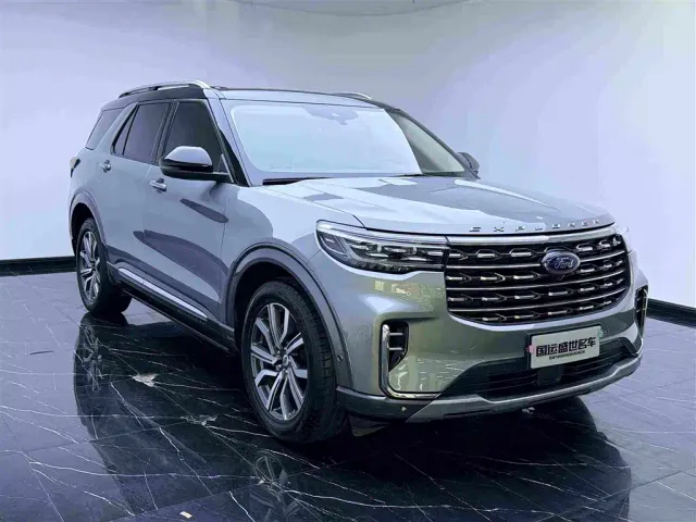 Ford Explorer 2023 EcoBoost 285 AWD Titanium Edition 7-Seater — Фото автомобиля 2