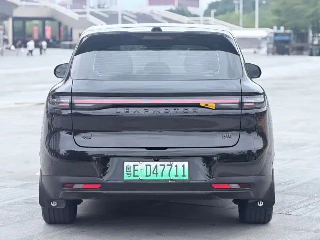 Leapmotor B10 — Фото автомобиля 5