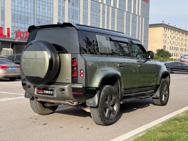 Land Rover Defender — Фото автомобиля 6
