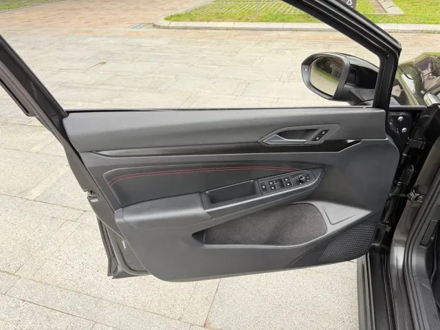 Volkswagen Golf GTI — Фото автомобиля 24