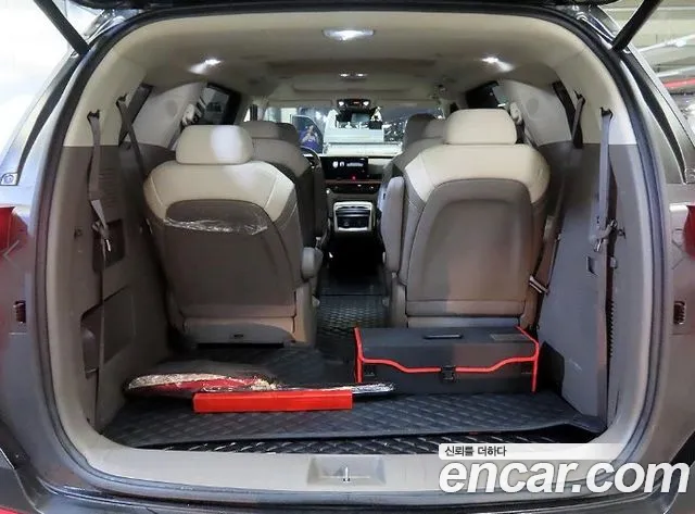 Kia Carnival — Фото автомобиля 16