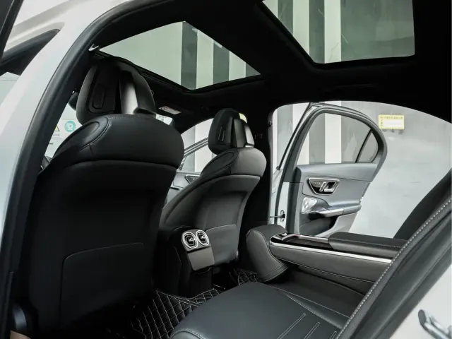 Mercedes-Benz C-Class — Фото автомобиля 30