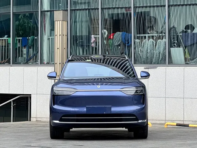 Aito M7 — Фото автомобиля 3