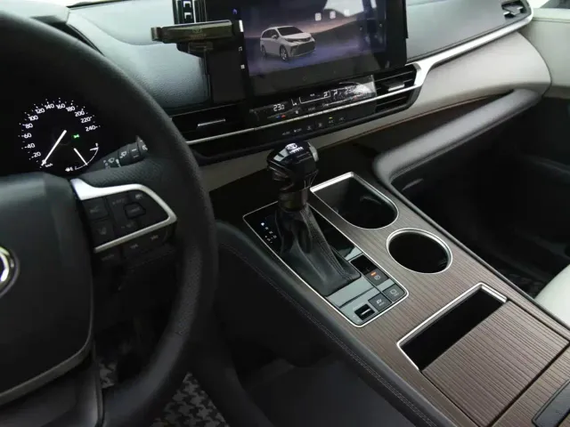 Toyota Granvia — Фото автомобиля 9