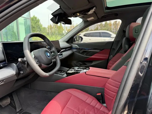BMW i5 — Фото автомобиля 15