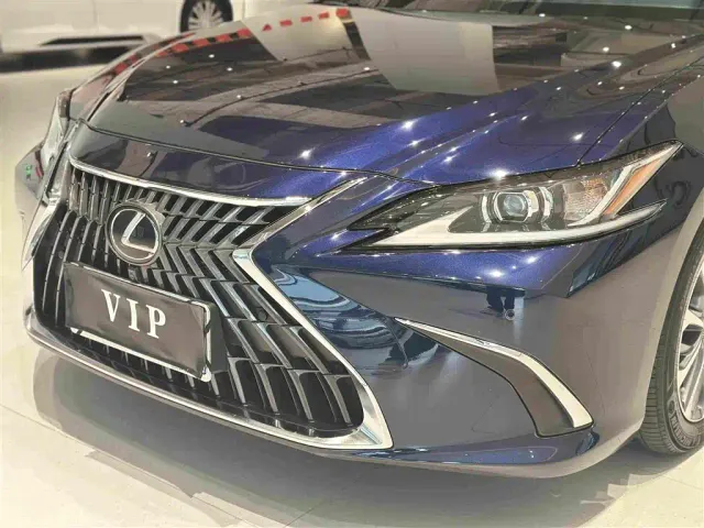 Lexus ES — Фото автомобиля 26