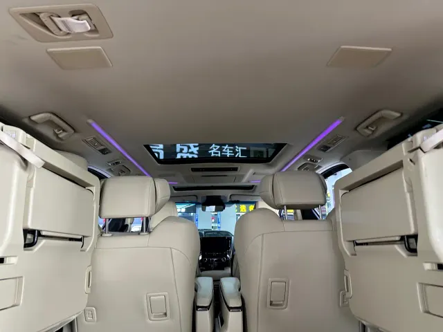 Toyota Alphard — Фото автомобиля 22