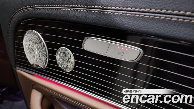 Mercedes-Benz E-Class — Фото автомобиля 19