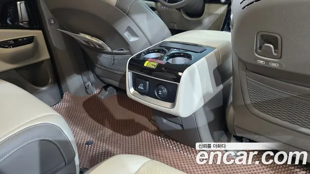 Kia Canival Carnival 4 поколение Бензин 7 мест Hi-Limousine — Фото автомобиля 4