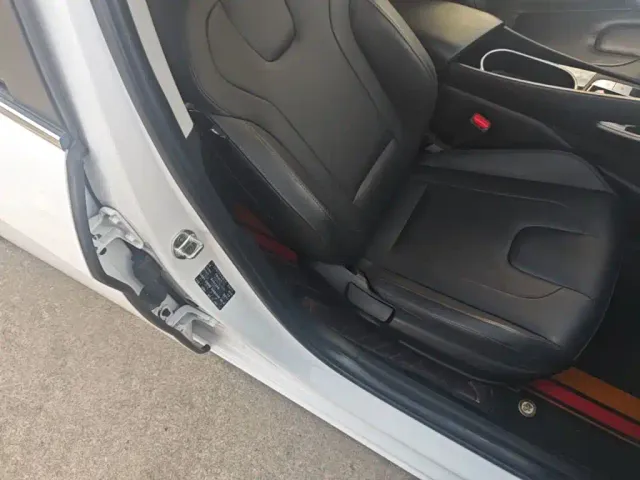 Hyundai Elantra — Фото автомобиля 24