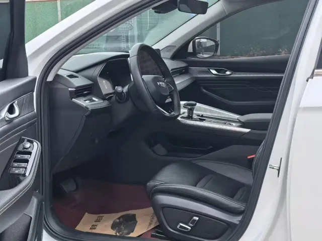 Geely Xingrui — Фото автомобиля 4