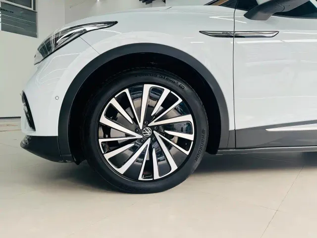 Volkswagen ID.4 X — Фото автомобиля 5