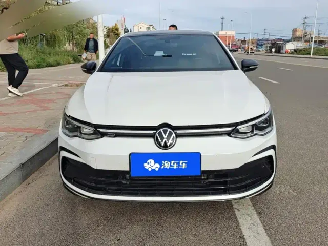 Volkswagen Golf — Фото автомобиля 2