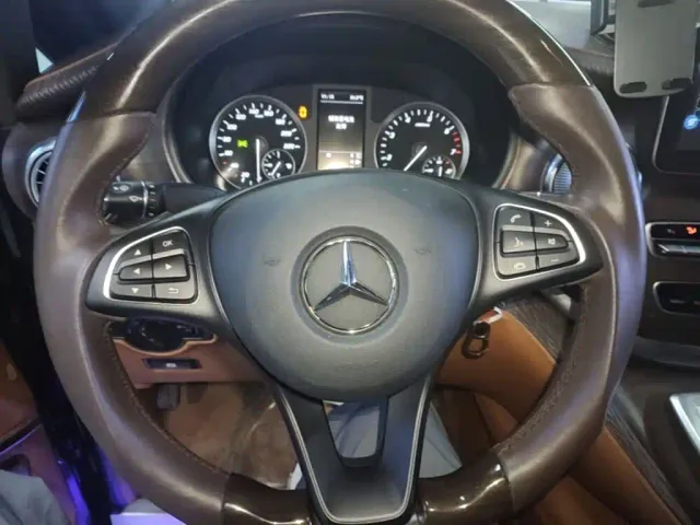 Mercedes-Benz Vito 2021 2.0T Business Edition 7-seater — Фото автомобиля 10