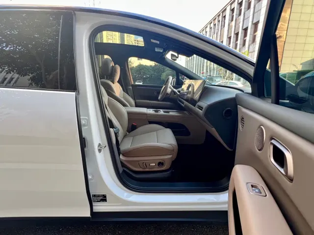 Li Auto i6 — Фото автомобиля 24