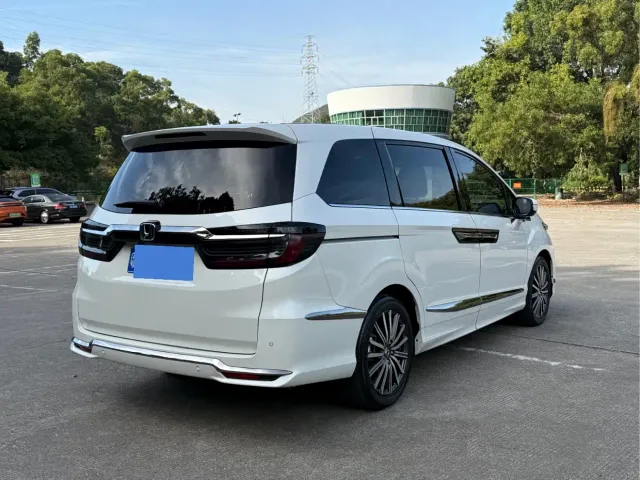 Honda Elysion — Фото автомобиля 19