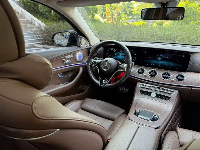 Mercedes-Benz E-Class — Фото автомобиля 7