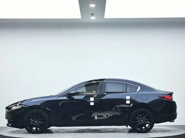 Mazda Axela — Фото автомобиля 5
