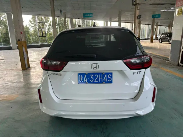 Honda Fit — Фото автомобиля 5