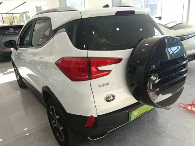 BYD Yuan Pro — Фото автомобиля 4