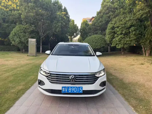 Volkswagen Lavida — Фото автомобиля 2