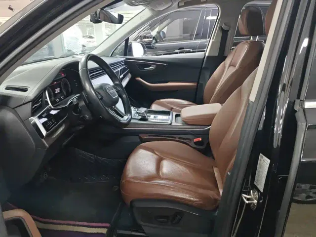 Audi Q7 — Фото автомобиля 10