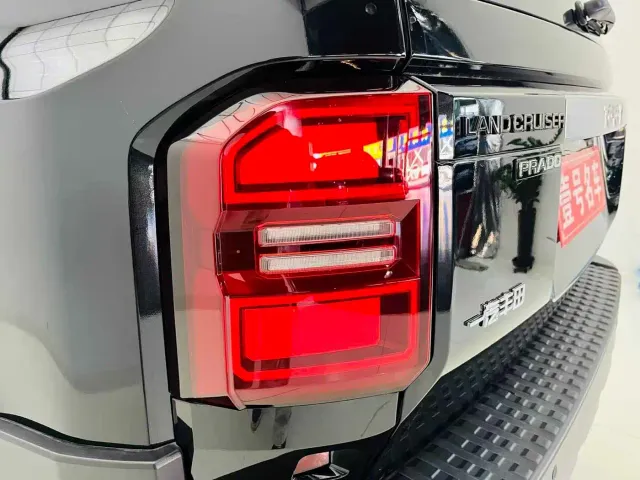 Toyota Prado — Фото автомобиля 15